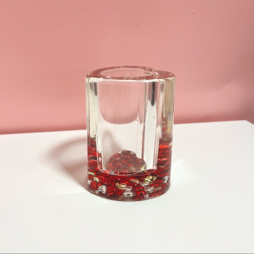 Vintage retro floating heart pen cup